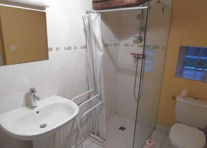 Maison Familiale Avec Jardin Clos, Proche Des Activités Et Loisirs, Internet Inclus - Fr-1-410-129 * Mareil-sur-Loir